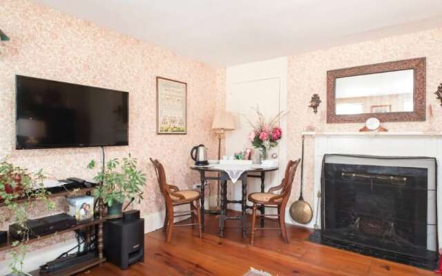 Fletcher Tavern Bed & Breakfast