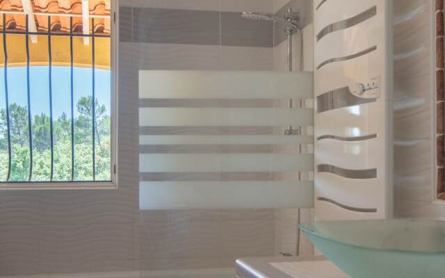 Secluded Villa in Lorgues With Private Pool