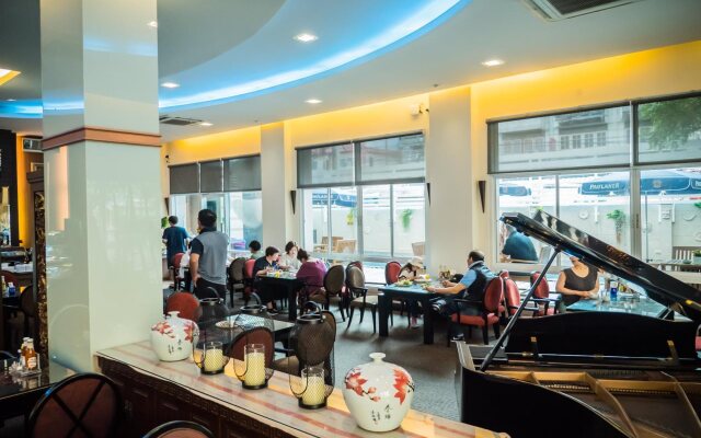 Atrium Boutique Hotel