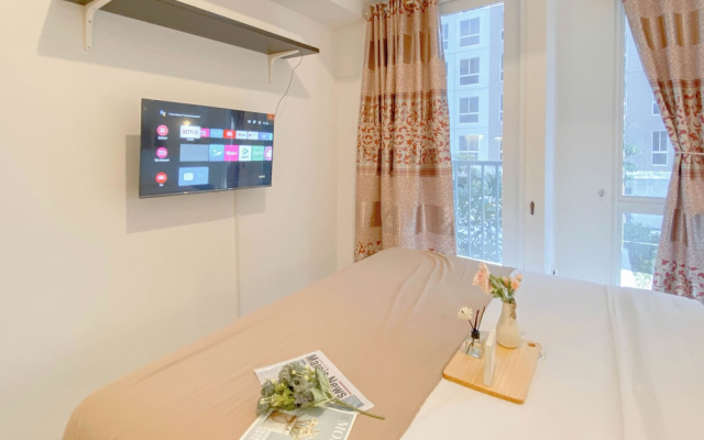 Comfy and Enjoy Studio Room at Tokyo Riverside PIK 2 Apartment – Guest Rooms – Jakarta