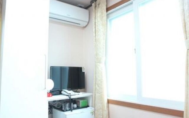 Gom Guesthouse Myeongdong