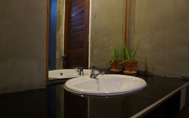 Chula Room & Service