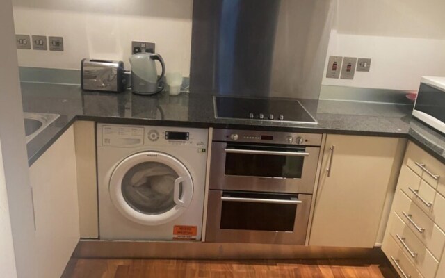 Lovely 1-bed Apartment Canary Wharf in London