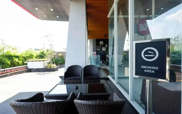 RedDoorz Apartment near Exit Toll Colomadu