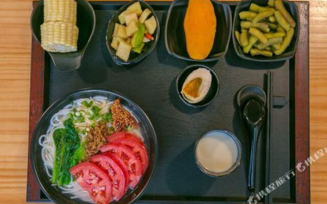 Yunzhiguo Yunduan Lakeview Holiday Hotel