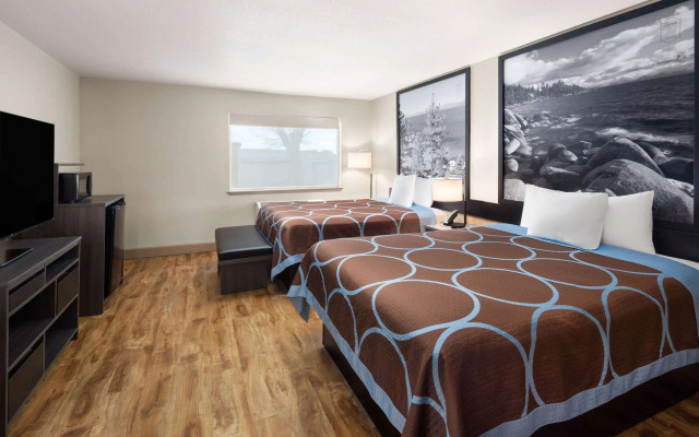 Super 8 by Wyndham Fallon