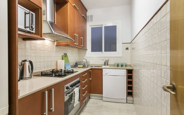 Beautiful Apt next to the Sagrada Famila
