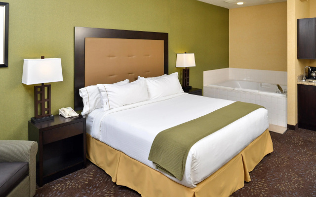 Holiday Inn Express Hotel & Suites Charlotte by IHG