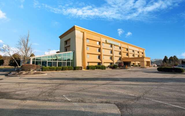 La Quinta Inn & Suites by Wyndham Mansfield OH