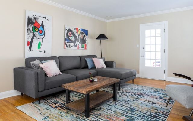 Spacious 6BR /2.5 Bath in Highlands!