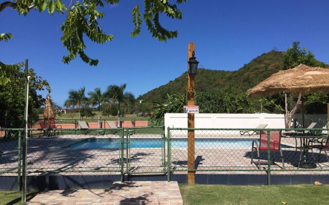Tres Palmas Inn & Villas
