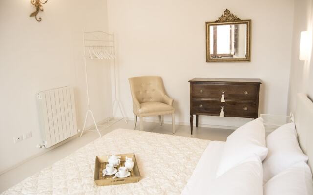 Numero 12 White Home 14