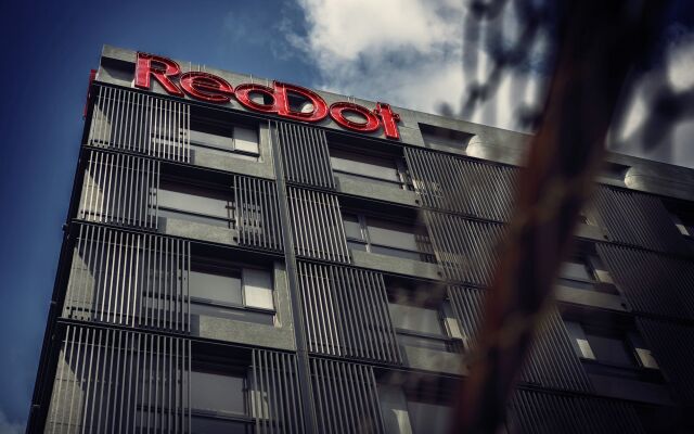 Red Dot Hotel