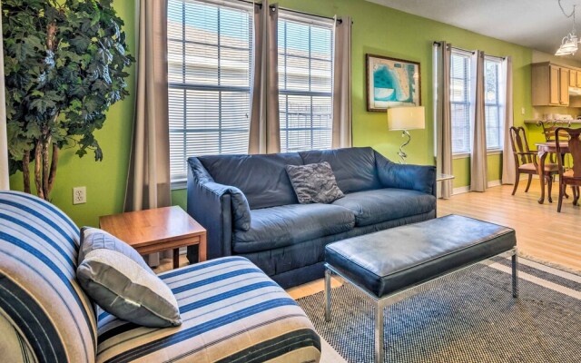 Cute Pensacola Townhome ~ 9 Mi to Downtown!