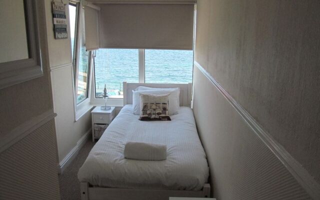 Shoreline Lodgings