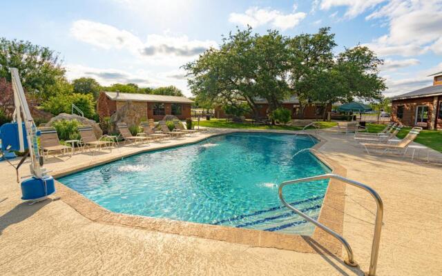 Sun Outdoors Lake Travis