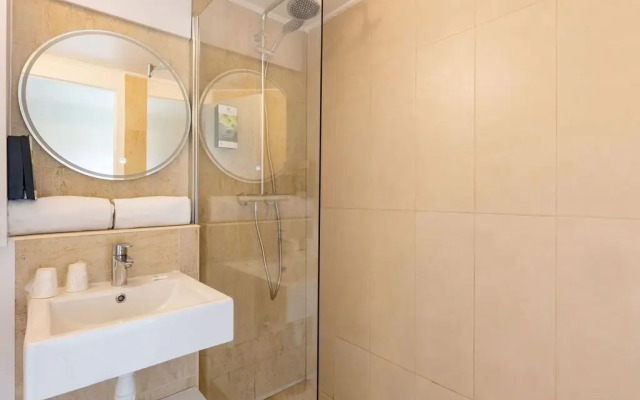 Sure Hotel by Best Western Plaisir