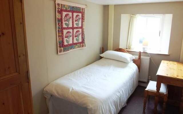 Cosheston Apartments 5