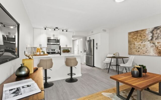 University Serenity Suites 14th