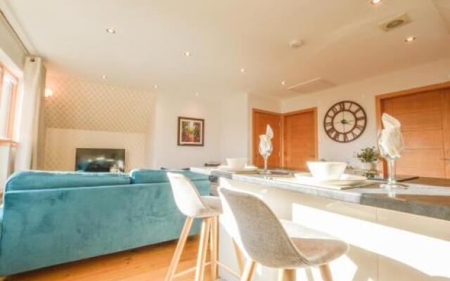 Rowan Tree Apartment
