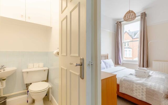Roomy 3BD by Hampstead Heath!