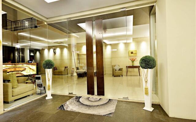 ZEN Rooms Kuningan Tiong