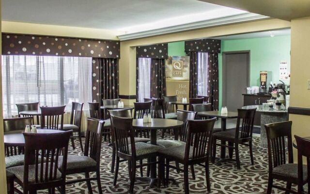 Copley Inn & Suites By OYO Akron OH