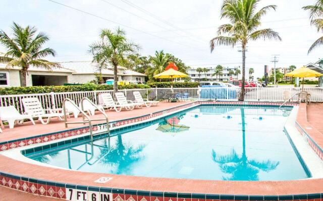 Econo Lodge Cocoa Beach - near the Port
