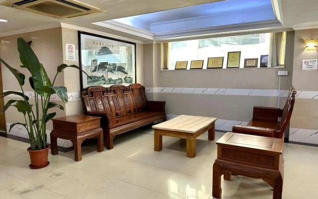 Man Va Hotel