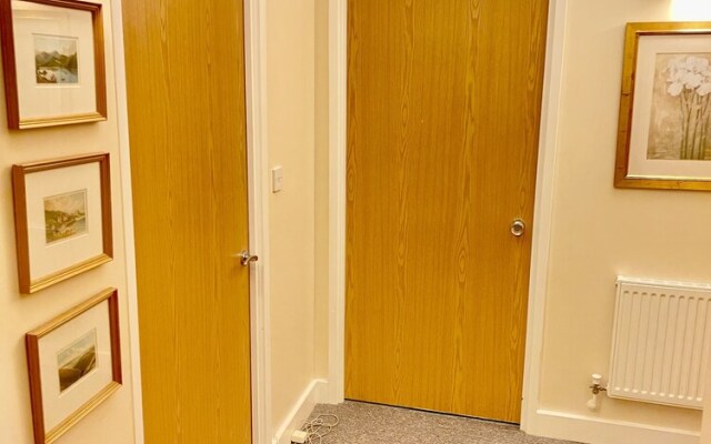 Lovely 2-bed Apartment With 2 Bathrooms in London
