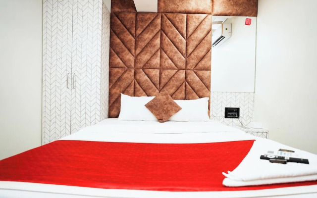 Hotel Versova Inn