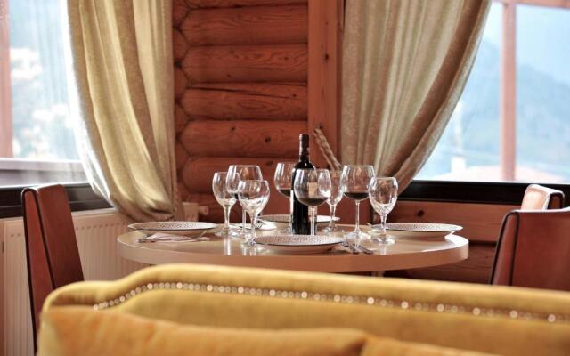 Xenios Chalet