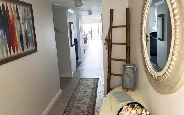 Endless Water Views in Manasota Key