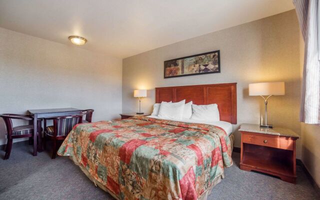 Rodeway Inn & Suites - Nampa