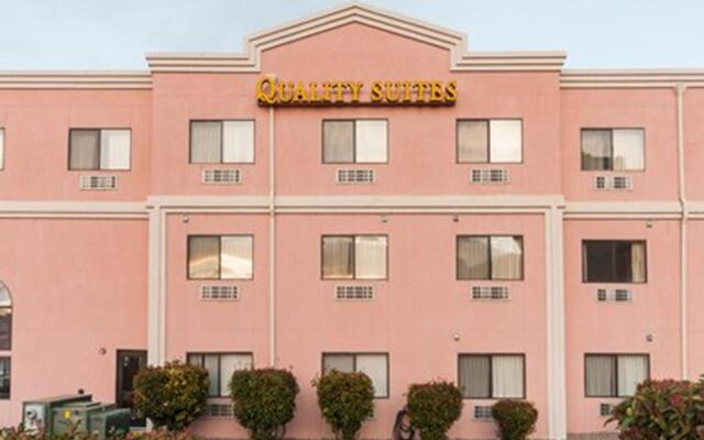 Quality Suites Albuquerque Airport