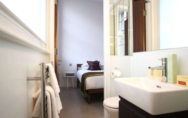 Hop Art House Apartments