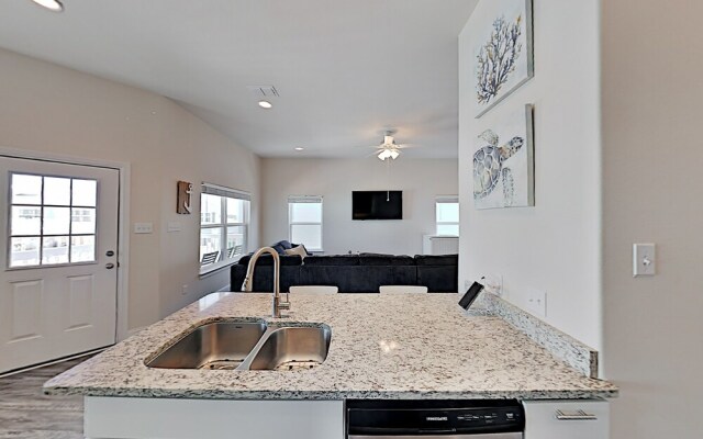 110nnaut 2 Bedroom Home