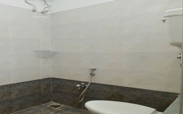 OYO 10777 Home Compact 2BHK Anna Salai