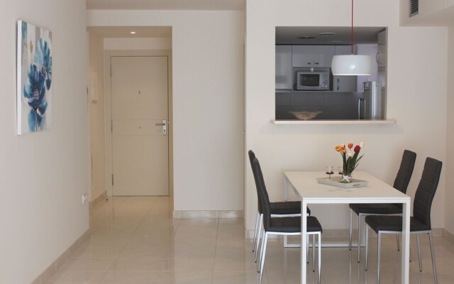 Quaint Apartment in Roses near Nova Sand Beach