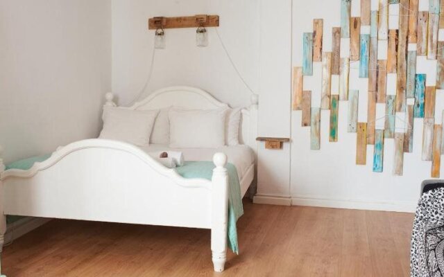 Cascais Cool Hostel Suites & Pool