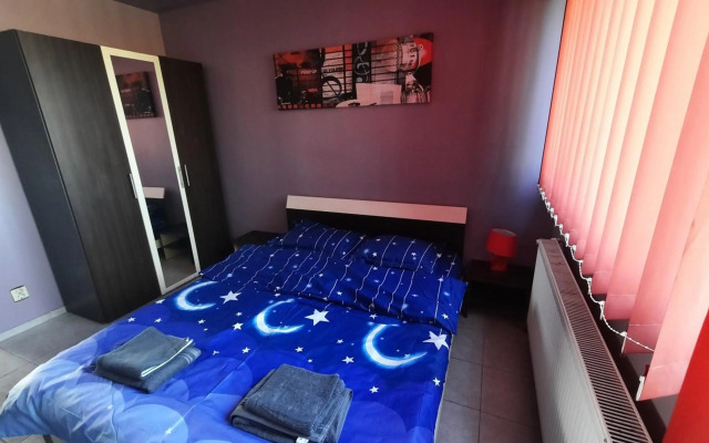 Spacious, modern condo in new villa - sleeps 6