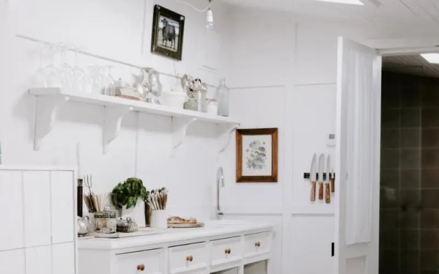 Jacks Garden Cottage at Poets Lodge – Kitchen – Daylesford