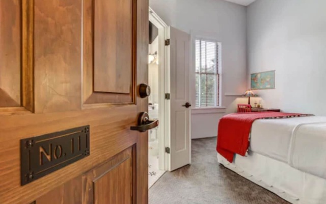 Amelia Schoolhouse Inn