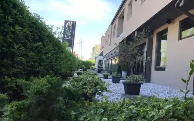 Dam Boutique Hotel And Restaurant