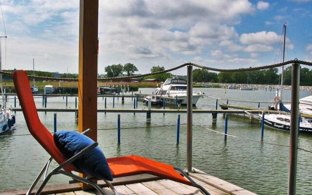 FLOATING HOUSES Classic _ _Schwimm