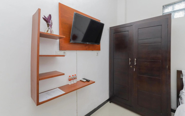 RedDoorz Syariah near Universitas Jember