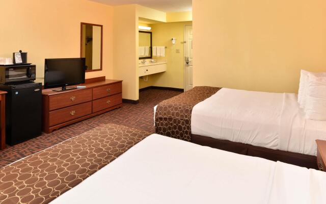 Best Western Louisville East Inn & Suites