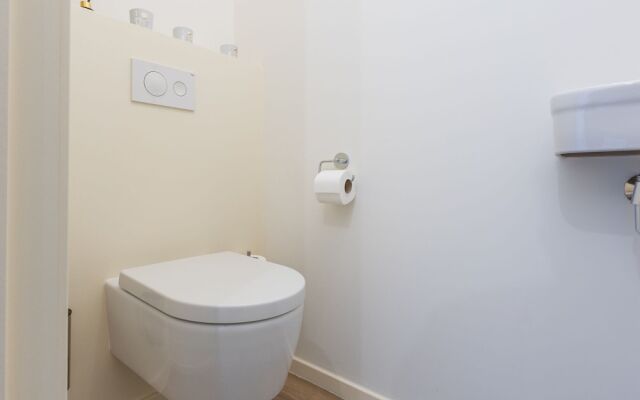 Apartment on the 2nd Floor for Family