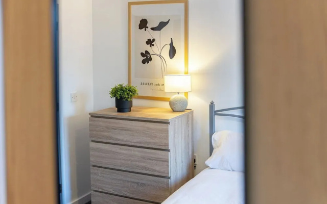 Quaint 1 Bedroom 1st Floor Flat