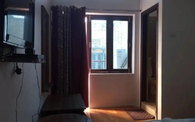 Esan Guest House Varanasi by Goroomgo